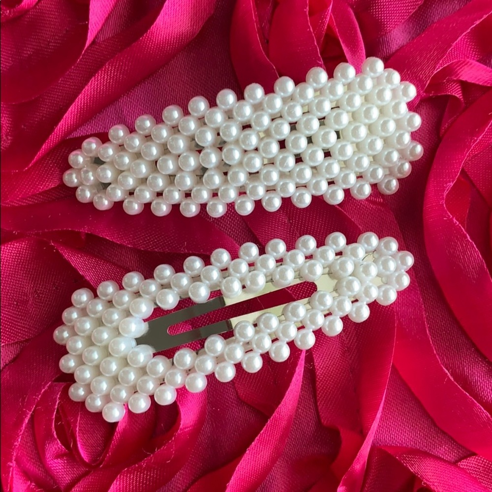 NEW 2019 WHITE PEARL HAIR CLIPS